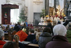 Aussendung der Sternsinger im Hohen Dom zu Fulda (Foto: Karl-Franz Thiede)